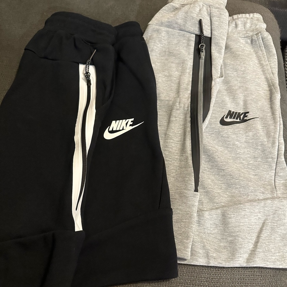 Nike tech sweat shorts youth medium gray and black like new